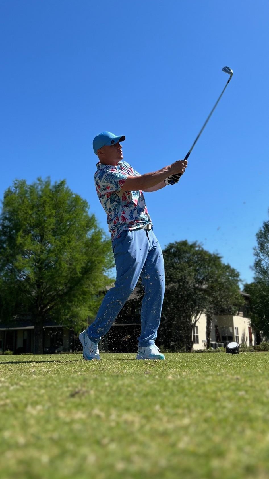 Dave Wilson golfing